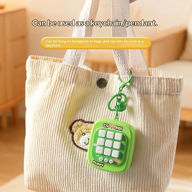 Gaming Console Keychain - พวงกุญแจเกมอิเล็กทรอนิกส์ทิกแทคโท ขนาดเล็กแบบพกพา พร้อมไฟ LED ของเล่นฝึกสมาธิ ของขวัญเพื่อการศึกษาสำหรับเด็ก